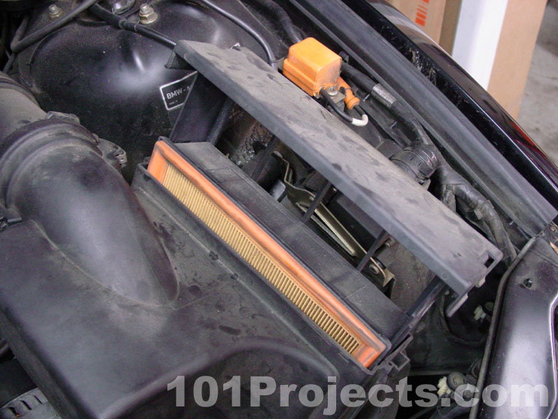 101 Projects for Your BMW 3 Series: Project 3: Air Filter / Pollen ...